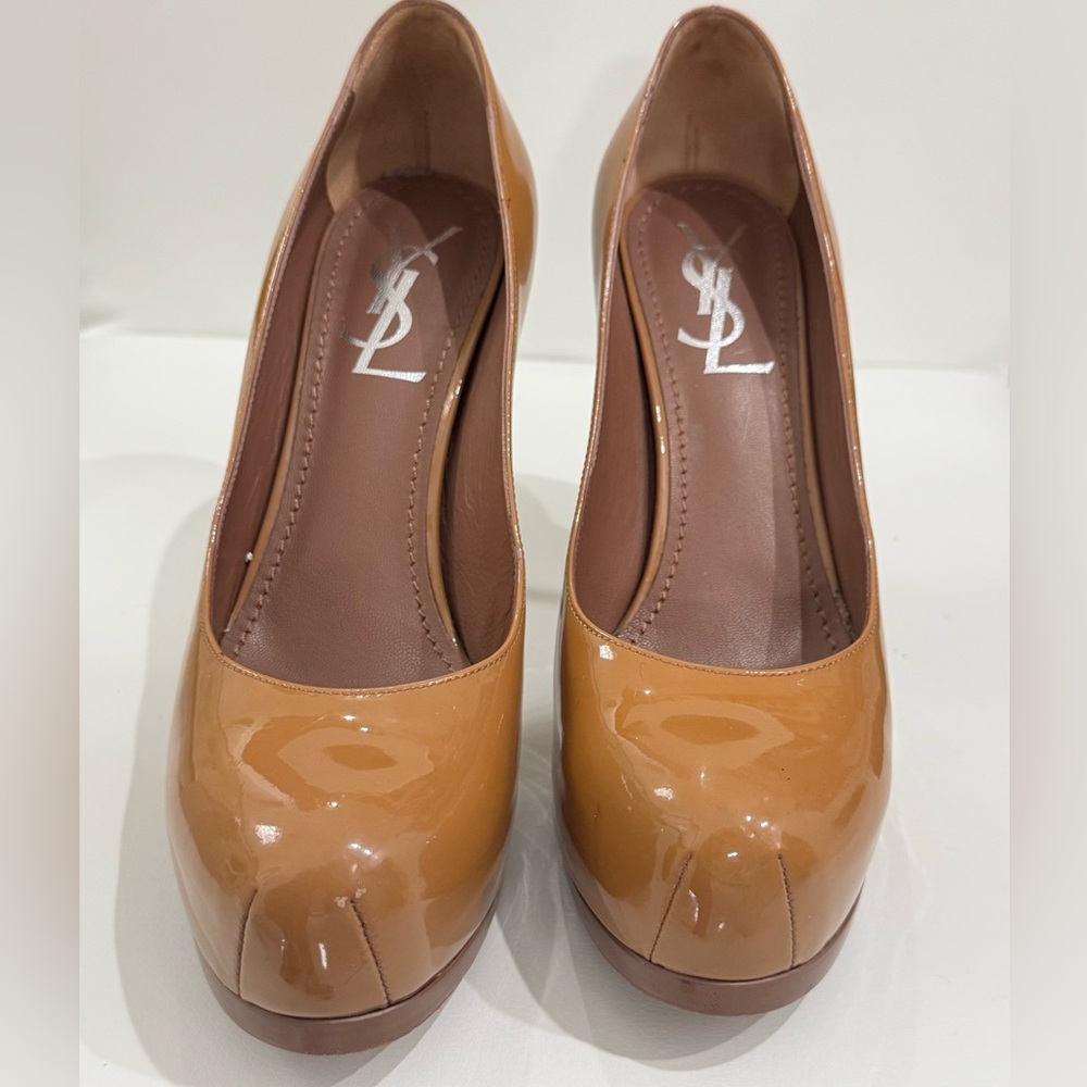$950 Yves Saint Laurent Women's Brown Patent Leather Heels